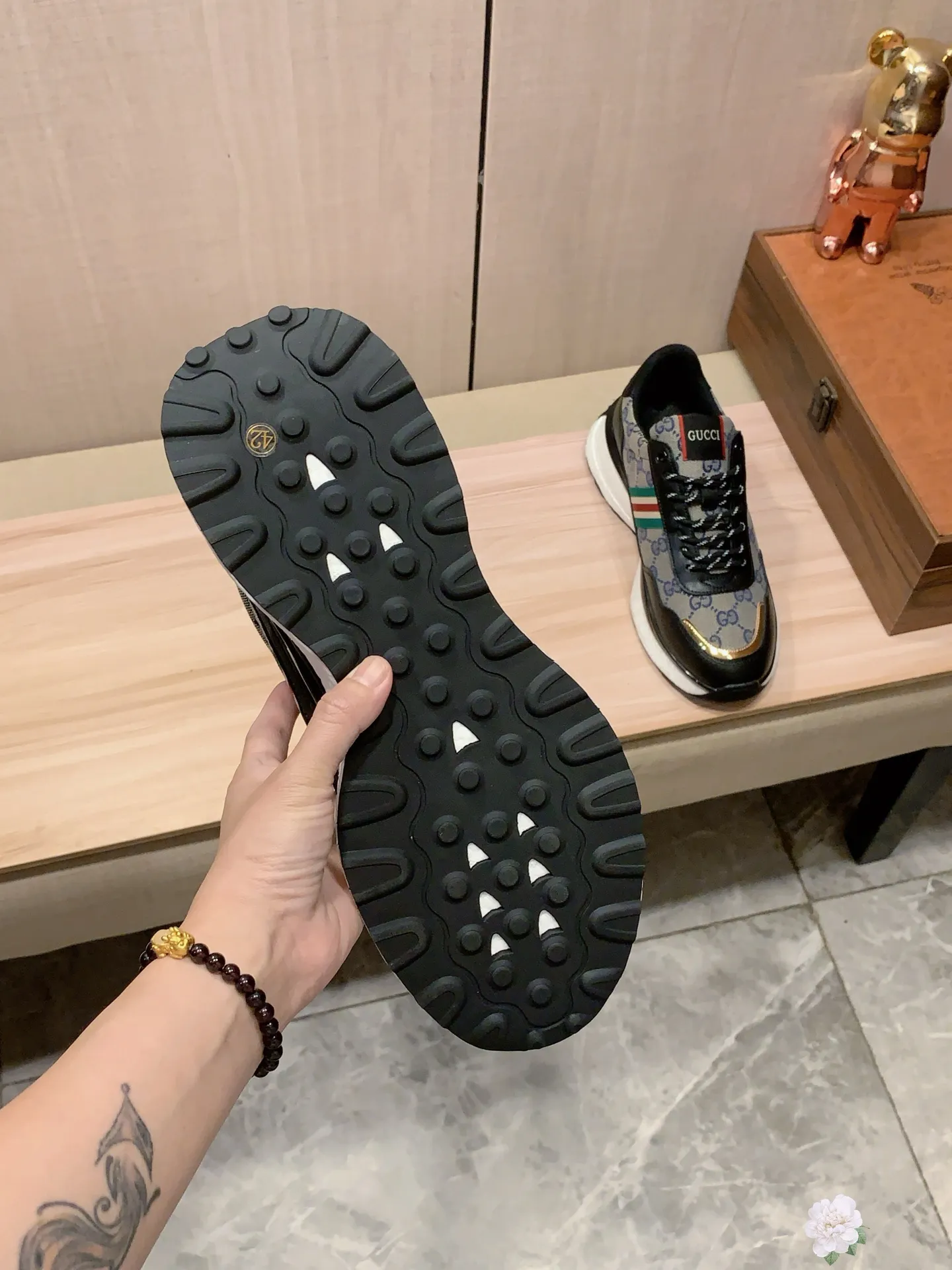 Men's men's shoes💰460💰💰🎩🎩[Lightning][Lightning] "GUCCI*" The latest and most popular casual shoes, top brands [Seduce] luxury~purchase, top~quality. [Strong] The upper is made of imported breathable cowhide with fabric material ➕ Breathable sheepskin feet (•) and fine workmanship. The original stylish and stylish soft rubber wear-resistant and non-slip outsole is light and comfortable on the feet. The real thing looks better when photographed in person. Code 004: Code: 38-44, 2️⃣colors selected